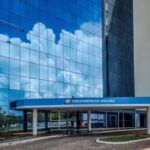 Após reajuste de 3,9%, teto do INSS sobe para R$ 8.475,55 em 2026