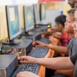 Escolas Conectadas leva internet a 68% das escolas públicas e avança na universalização do acesso