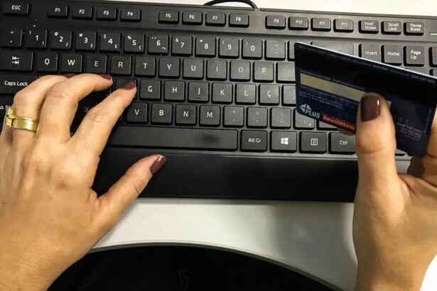 Pesquisa mostra uso frequente do cartão de crédito por pequenos negócios e reforça importância do crédito planejado