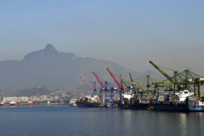 Brasil embarca primeira carga de grãos secos de destilaria para China após abertura comercial