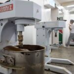 Juros altos fazem faturamento da indústria estagnar em 2025