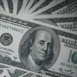 DÓLAR: moeda salta com escalada das tensões no Oriente Médio, petróleo e IPCA acima do esperado