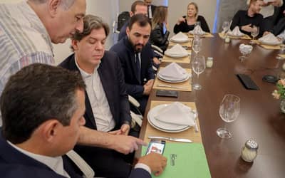 Ministro das Comunicações realiza teste de transmissão da TV 3.0 em celulares