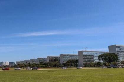 Senado aprova reestruturação de carreiras federais com mais de 24 mil novos cargos