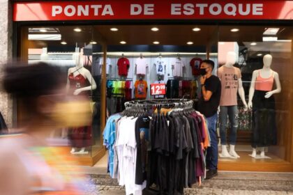 Confiança Empresarial recua pelo segundo mês seguido em março, segundo FGV IBRE