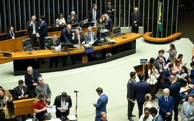Congresso derruba vetos e permite que municípios inadimplentes firmem convênios com União (21/04)