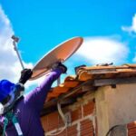 Mais de 200 mil famílias de baixa renda receberão kits de antena parabólica gratuitos até 13 de junho