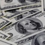 Dólar fecha o último pregão cotado a R$ 5,07