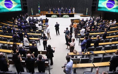 Candidaturas ao cargo de deputado federal caem 19,6% nas eleições de 2026