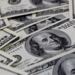 Dólar fecha aos R$ 5,11 com alta do petróleo; euro encerra a R$ 5,89