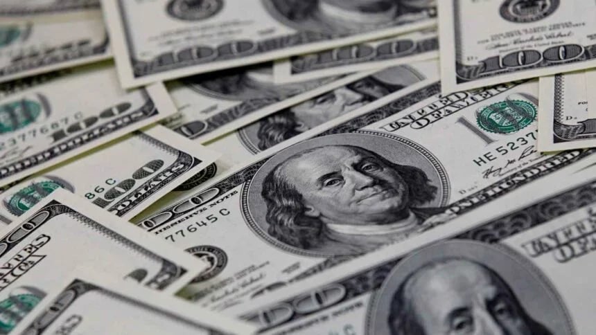 Dólar fecha aos R$ 5,11 com alta do petróleo; euro encerra a R$ 5,89