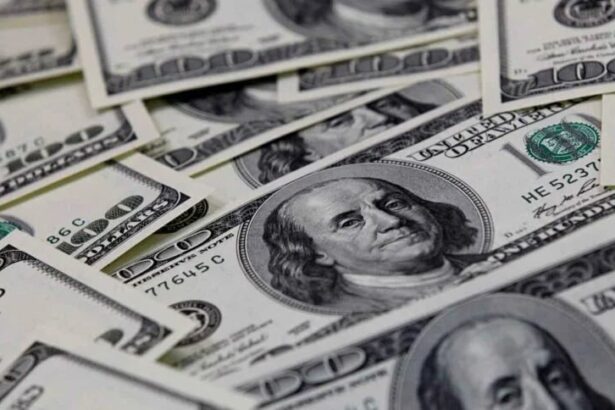 Dólar fecha o último pregão aos R$ 5,08, após alta de 0,44%