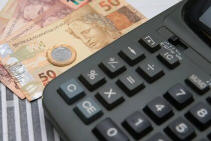 Pisos salariais nos municípios: se aprovadas, proposições podem impactar cofres em mais de R$ 100 bilhões por ano, diz CNM