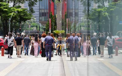 Crescimento populacional em municípios bilionários aponta desigualdades regionais