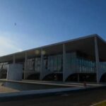 Flávio Bolsonaro e Lula se preparam para o segundo turno de presidência em 25 de outubro