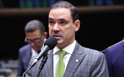 Vicentinho Júnior vence e assume governo do Tocantins (domingo (25))